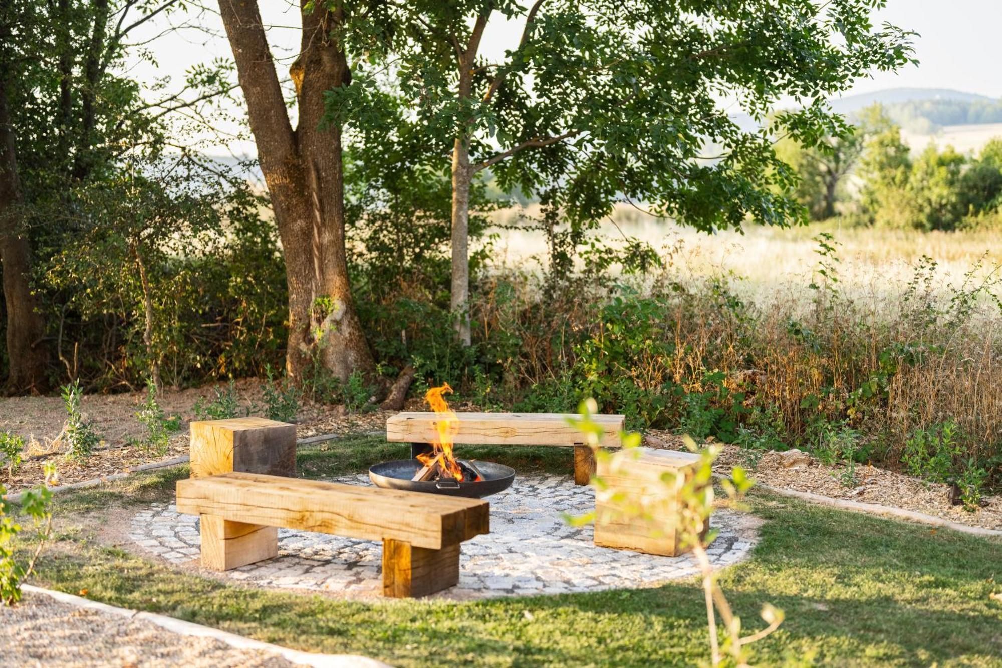 Roubenka "Tam Kde Lisky Davaji Dobrou Noc" Villa Černý Dŭl Exterior foto