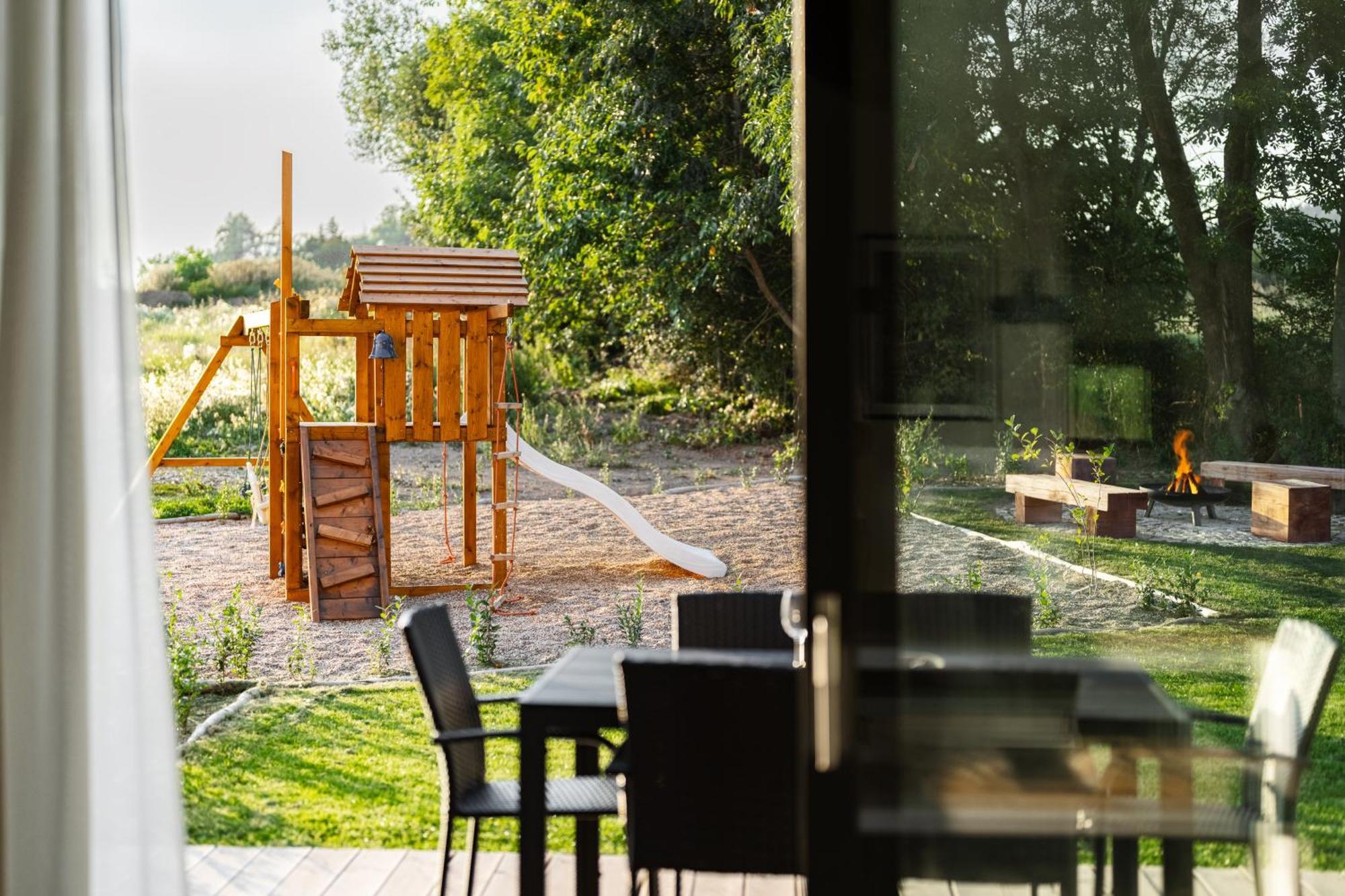 Roubenka "Tam Kde Lisky Davaji Dobrou Noc" Villa Černý Dŭl Exterior foto