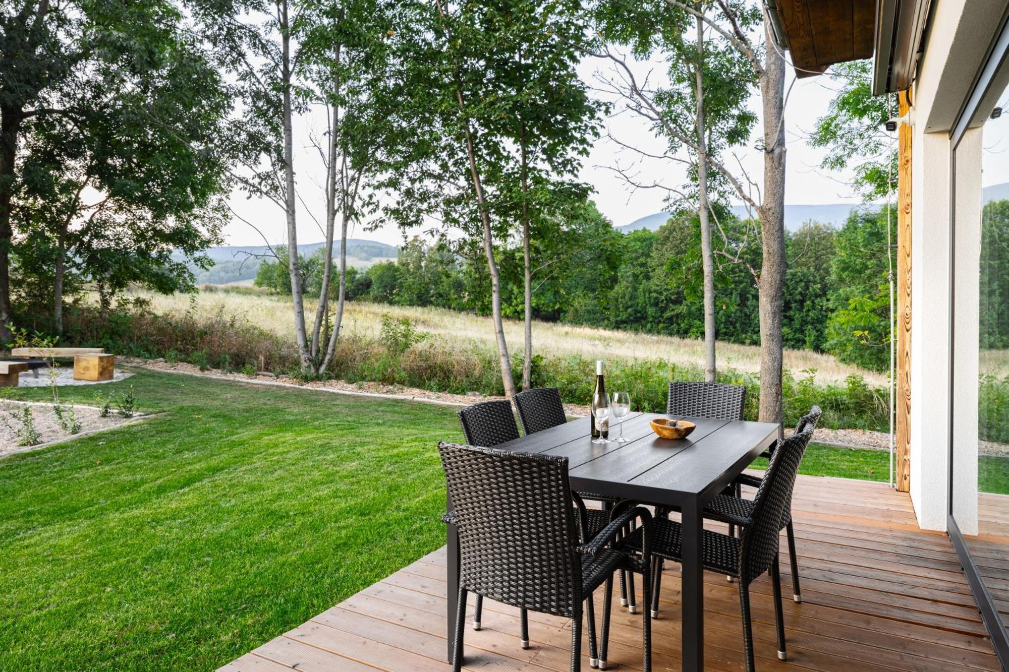 Roubenka "Tam Kde Lisky Davaji Dobrou Noc" Villa Černý Dŭl Exterior foto